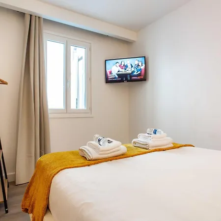 Vakantiehuis Elegant - 2bd - 8p - Eiffel Tower Parijs