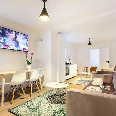 Elegant - 2bd - 8p - Eiffel Tower *